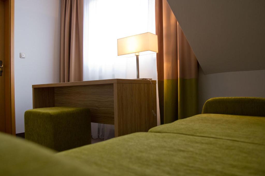 Altes Kurhaus Landhotel Trabelsdorf Quarto foto